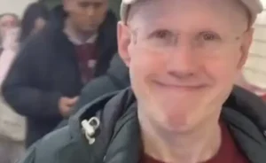 Звезду британского телевидения преследовали в метро за еврейское происхождение