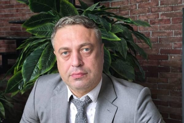 Фариз Ашуров