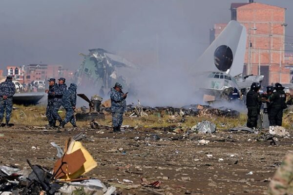 מבצע המשטרה בבוליביה לחיפוש שטרות כסף שאבדו לאחר התרסקות המטוס