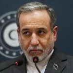 איראן מוכנה להדוף פלישה אפשרית, טוען שר החוץ