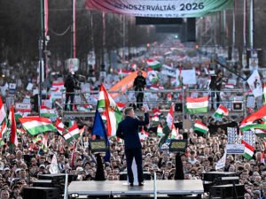 המחאות בבודפשט לקראת הבחירות: העימות בין המפלגות מתחזק