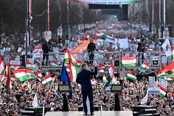 Manifestations in Budapest Ahead of Elections: Tensions Between Parties Escalate