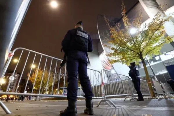 Fransada qardaşların terror aktı hazırlamaqda şübhəli olaraq saxlanılması