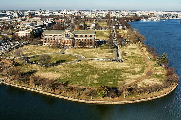 איומים במרחב האווירי: רחפנים מעל בסיסי ארה"ב