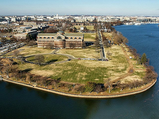איומים במרחב האווירי: רחפנים מעל בסיסי ארה"ב