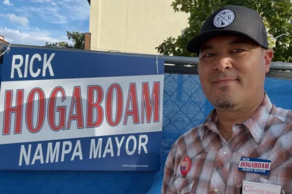 מוות טראגי של ראש העיר נמפה במהלך נאום ציבורי