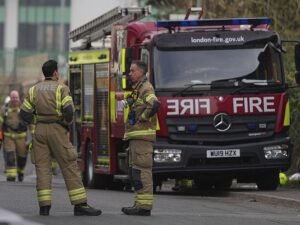הצsonת רכבים של שירות יהודי בלונדון: התקפה אנטישמית אפשרית