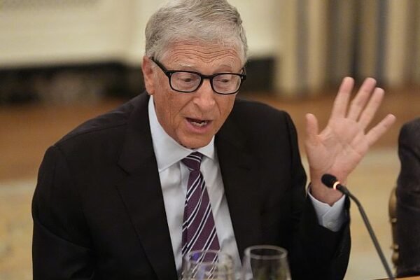 ביל גייטס יעיד על הקשרים שלו עם ג'פרי אפשטין