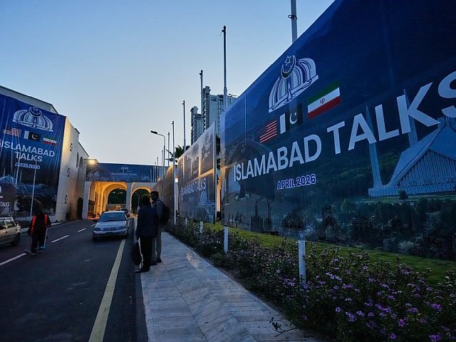 Переговоры между США и Ираном затянулись на 21 час, но без результатов